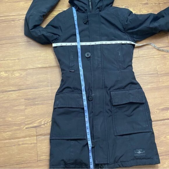 Aritzia TNA The Bancroft Black Down Filled‎ Slim Fit Parka Women's Size XS - Picture 5 of 16